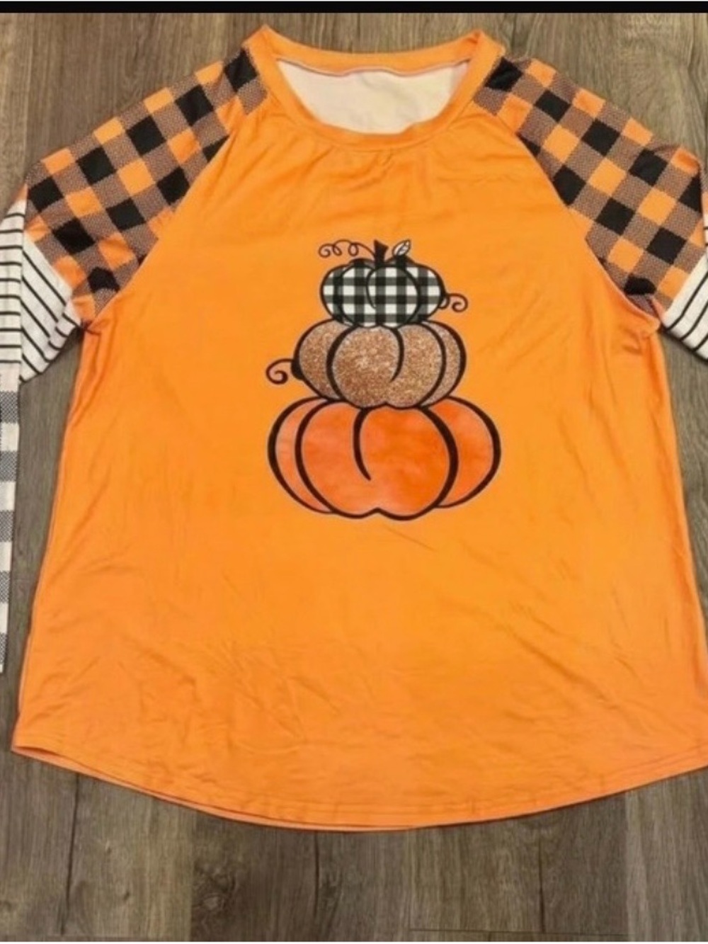 Women’s X-large Orange Pumpkin Graphic Raglan Tee